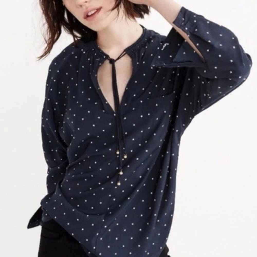Abercrombie & Fitch Womenโs XS Blouse Blue Star Long Sleeve V-Neck Relaxed Fit
